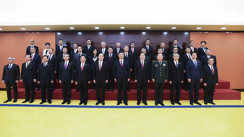 習(xí)近平會見澳門特別行政區(qū)新任行政、立法、司法機(jī)關(guān)負(fù)責(zé)人