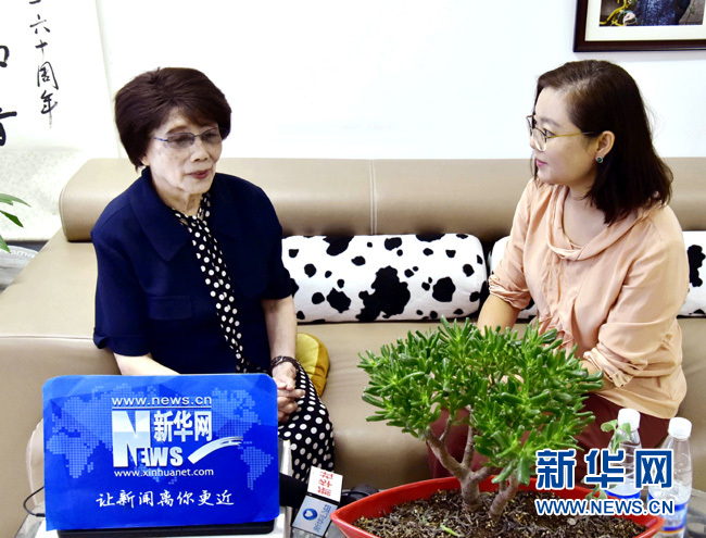電波永不消逝，隨著時代發(fā)展傳播可能會有多種形式，年輕播音員要不忘初心，在如今優(yōu)越條件下更應(yīng)砥礪自己。