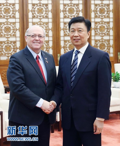 1月4日，中國(guó)國(guó)家副主席李源潮在北京人民大會(huì)堂會(huì)見加拿大參議長(zhǎng)富里。新華社記者 姚大偉 攝