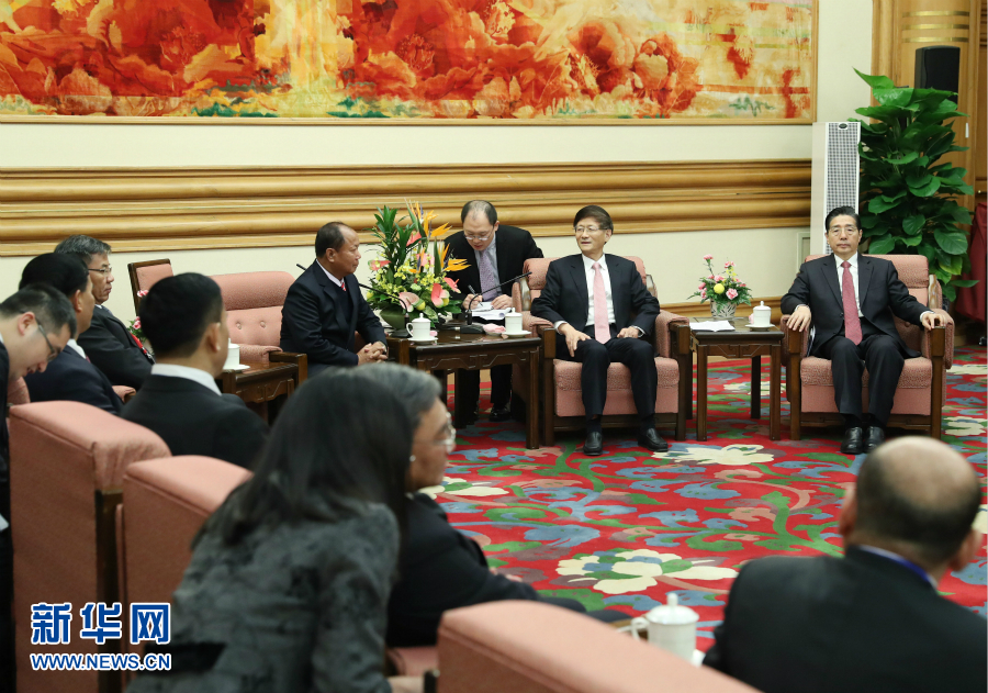 12月27日，中共中央政治局委員、中央政法委書記孟建柱在北京集體會見出席湄公河流域執(zhí)法安全合作機制成立五周年部長級會議的各國代表團團長。新華社記者 王曄 攝 