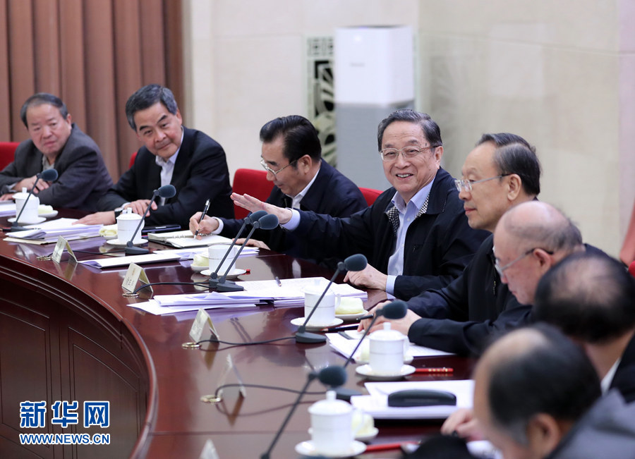 11月16日，全國政協(xié)在北京召開第75次雙周協(xié)商座談會，圍繞“推進糧食定價機制、補貼政策和收儲制度改革”建言獻策。全國政協(xié)主席俞正聲主持會議并講話。新華社記者 鞠鵬 攝