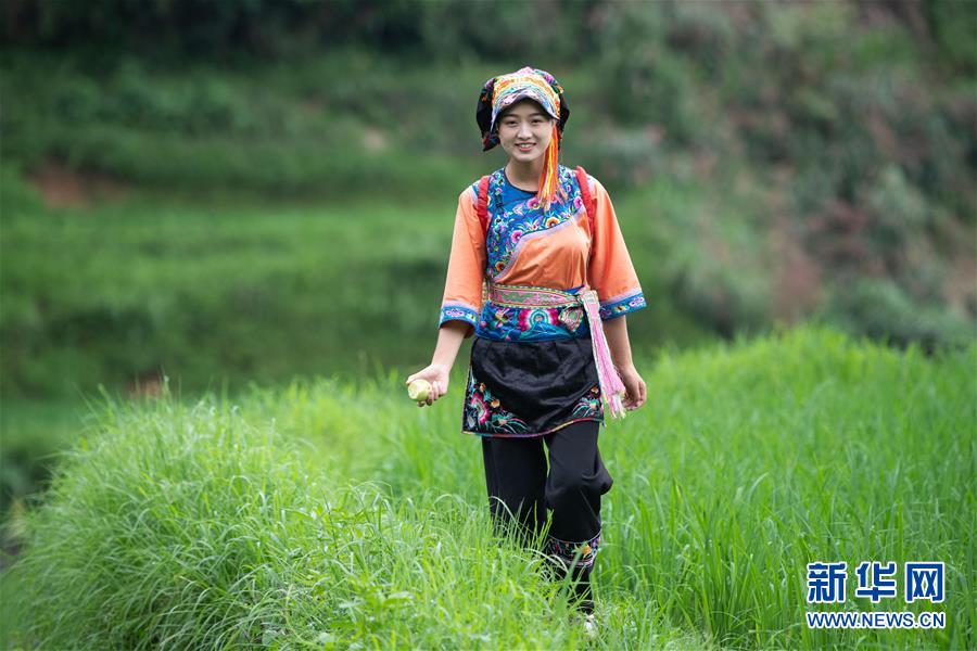 （新華全媒頭條·走向我們的小康生活·圖文互動(dòng)）（4）那山，那人，那苗寨——十八洞村三代人的奮斗史