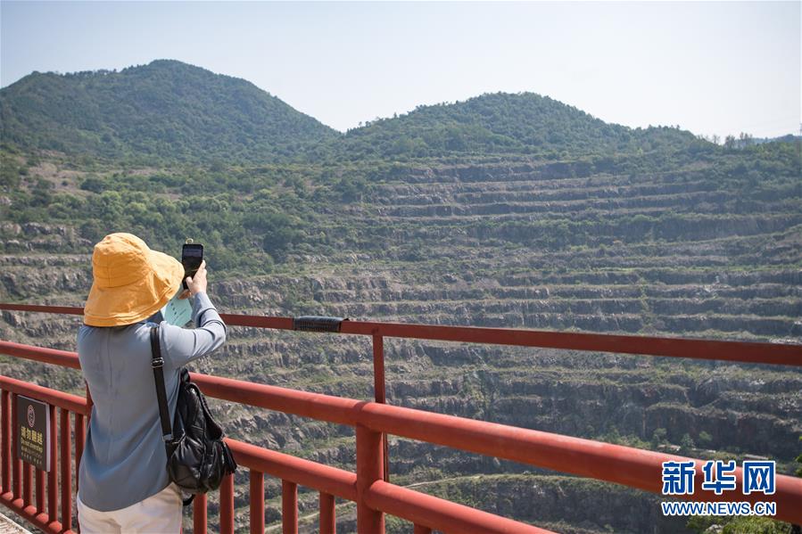 （走向我們的小康生活·圖文互動）（2）游客來了，小康近了——生態(tài)旅游引領湖北山區(qū)蝶變二三事