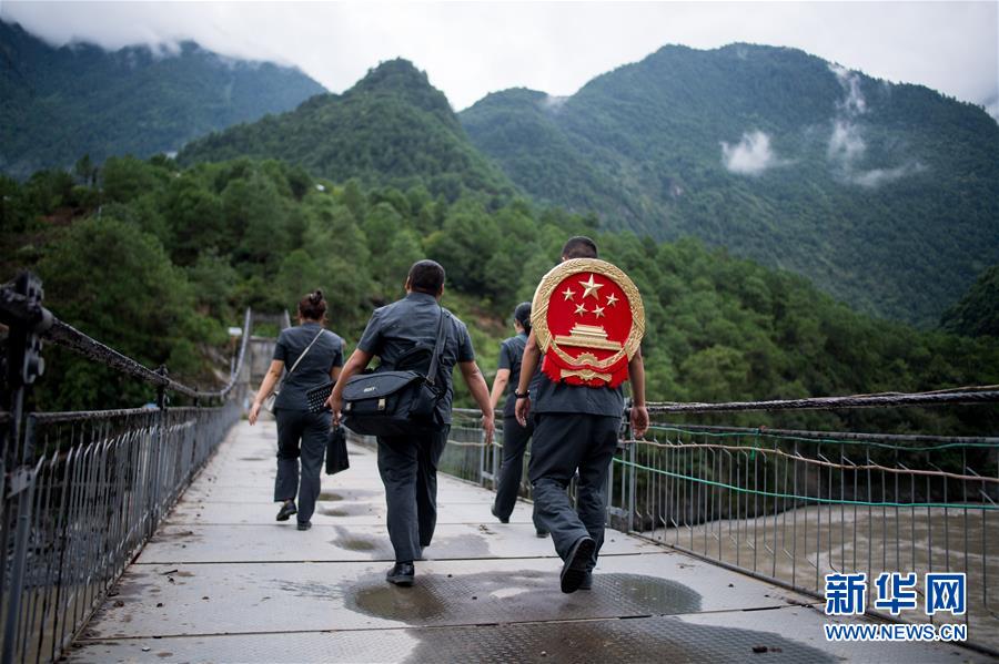 （新華全媒頭條·圖文互動）（14）歷史交匯點(diǎn)上的宏偉藍(lán)圖——《中共中央關(guān)于制定國民經(jīng)濟(jì)和社會發(fā)展第十四個(gè)五年規(guī)劃和二〇三五年遠(yuǎn)景目標(biāo)的建議》誕生記