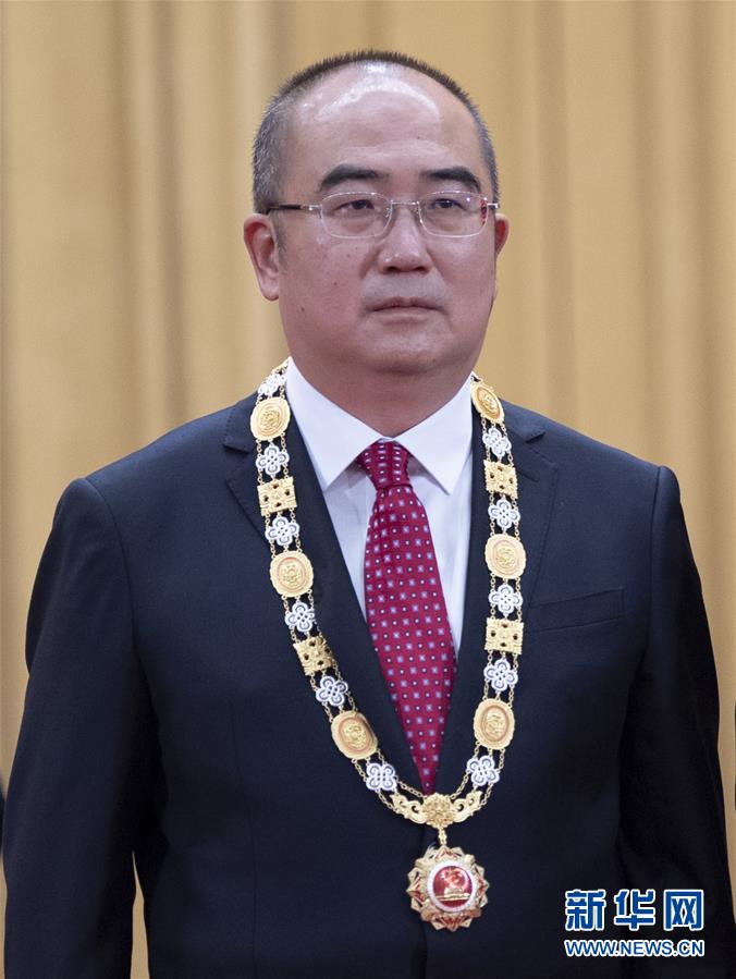 （抗疫先進事跡·圖文互動）（1）張定宇：疫情“暴風(fēng)眼”里，“漸凍”之軀與時間賽跑