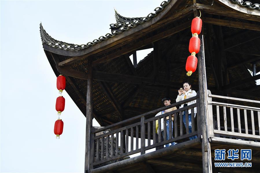 （新華全媒頭條·圖文互動）（20）從人民中汲取磅礴力量——習近平總書記同出席2020年全國兩會人大代表、政協(xié)委員共商國是紀實