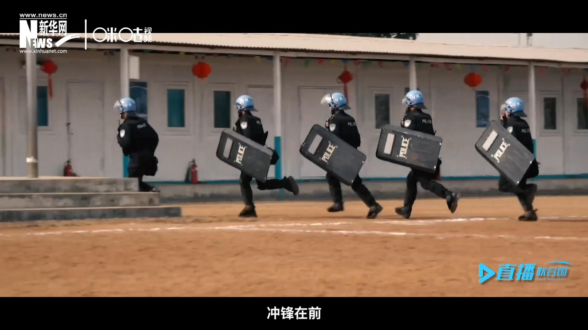 有這樣一支隊(duì)伍，他們不畏艱險(xiǎn)，沖鋒在前，頭戴藍(lán)盔，為和平而戰(zhàn)，他們的名字叫做聯(lián)合國(guó)維和部隊(duì)。