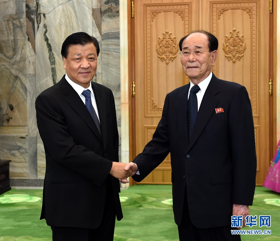 10月10日，正在朝鮮訪問的中共中央政治局常委、中央書記處書記劉云山在平壤會(huì)見朝鮮勞動(dòng)黨中央政治局常委、最高人民會(huì)議常任委員會(huì)委員長(zhǎng)金永南。 新華社記者 饒愛民 攝